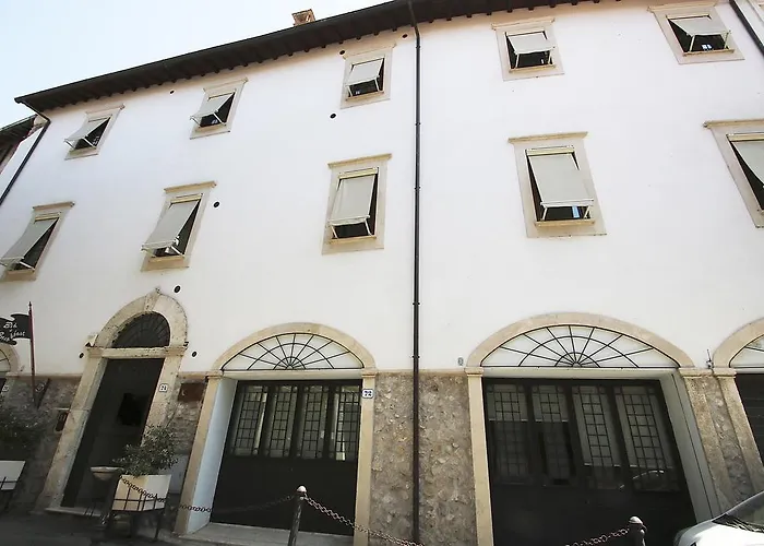 B&B Catillo